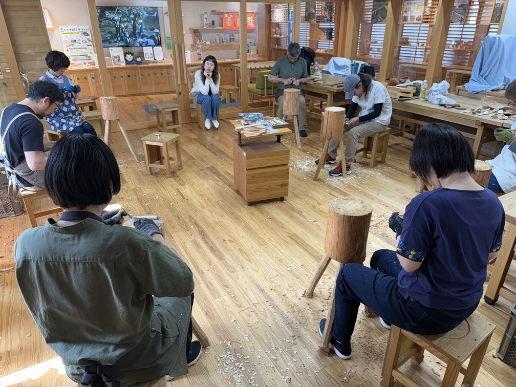 ぎふ木遊館で毎月行なわれているスプーンクラブの様子