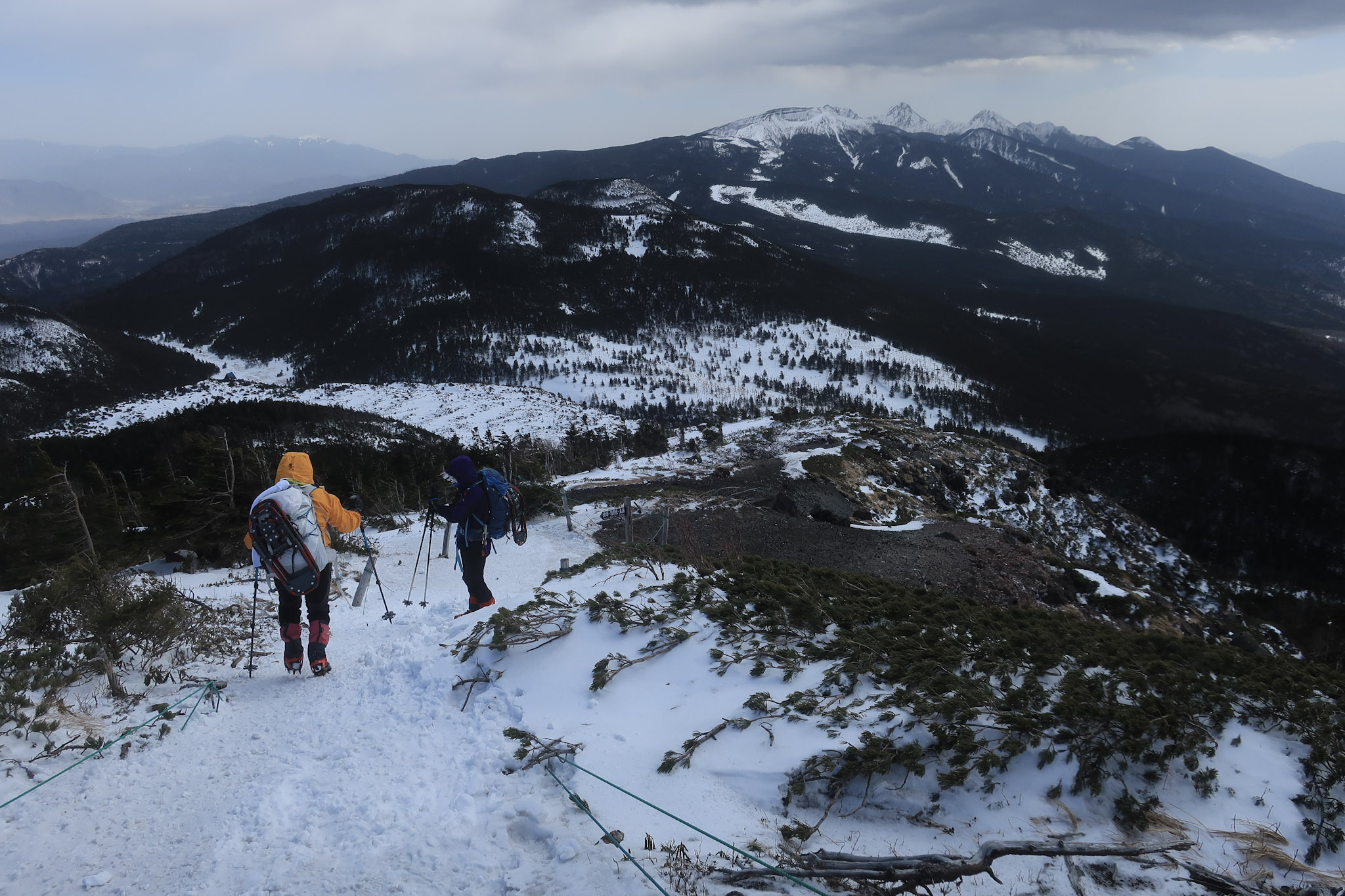 北横岳から見える八ヶ岳連峰
