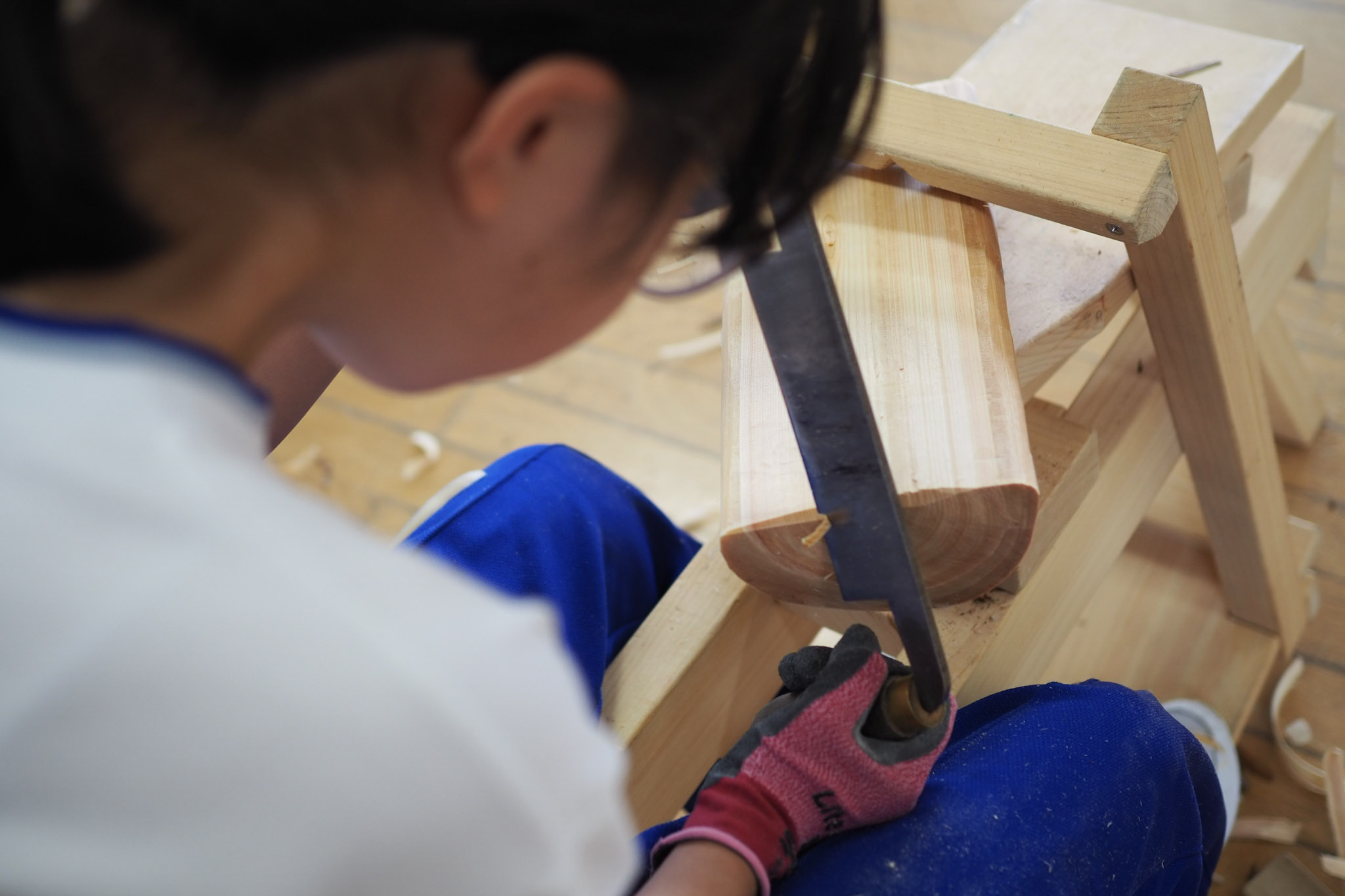 どこまで削るかは、自分が納得いくまで。それゆえ、仕上がりは十人十色。角をとるか、残すか、も自分で決める。